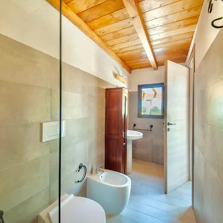 Aparthotel Lofts With Private Outdoor Area And Swimming-pool In Badesi