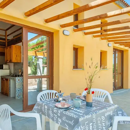 Lofts With Private Outdoor Area And Swimming-pool In מלון דירות 3*
