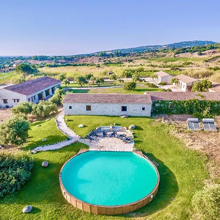 Aparthotel Lofts With Private Outdoor Area And Swimming-pool In 3*